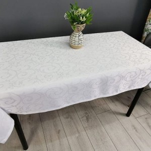 Obrus plamoodporny 140x400 śmietankowy