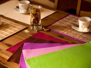 Mata na stół materiałowa 30x45 brązowa