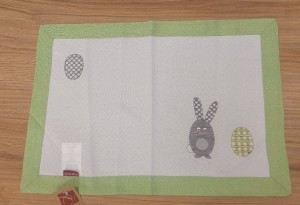 Serweta 35x50 Pisanki zieleń zajączek