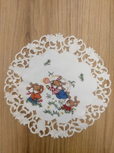 Serwetka 30cm Wielkanoc haft zajączki krem