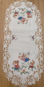 Serweta bieżnik Wielkanoc haftowany zajączki krem