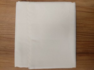 Obrus plamoodporny 155x300 kremowy wzór