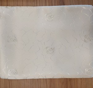 Obrus plamoodporny 150x300 kremowy