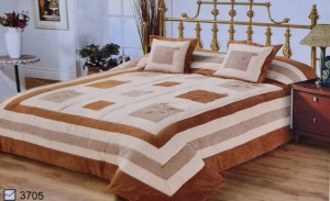 Narzuta pluszowa 220x240 z poszewkami 3705 beżowa