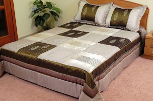 Eurofirany 220x240 narzuta satynowa z poszewkami 123a oliwka